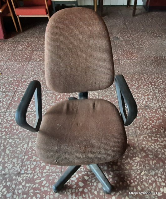 Židle kancelářská plastová hnědá  (Zidle kancelarska plastova hneda.jpg)